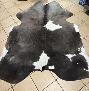 Xl cowhide 19 (7ft8″x6.10″ft)
